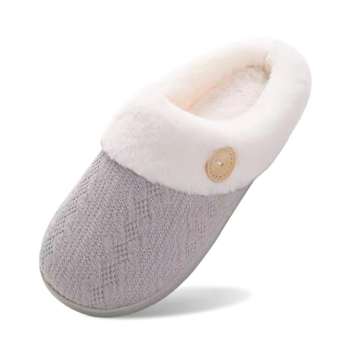 BIBOKAOKE Frauen House Hausschuhe Bequeme Memory Foam Plüsch Schlafzimmer Kunstpelz gefüttert gestrickte warme Slip-On leichte Schuhe Indoor Outdoor Anti-Rutsch-Gummisohle Gemütliche BIBOKAOKE Frauen House Hausschuhe Bequeme Memory Foam Plüsch Schlafzimmer Kunstpelz gefüttert gestrickte warme Slip-On leichte Schuhe Indoor Outdoor Anti-Rutsch-Gummisohle Gemütliche von BIBOKAOKE