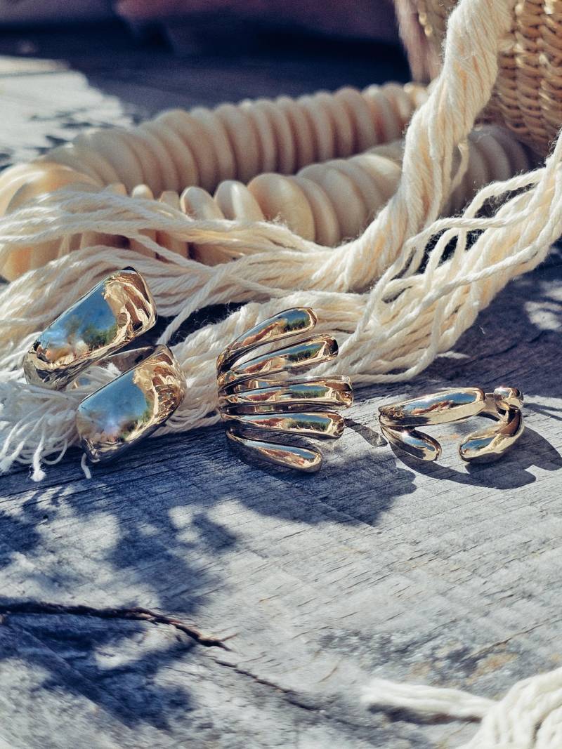 Handgefertigter Wickelring Aus Massivem Messing Von Bisjoux von BISJOUX