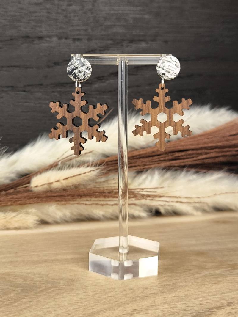 Schneeflocke Ohrringe, Holzohrringe, Wallnusholz, Schneeflocke, Geschenk, Boho, Snowflake von BKEdelholz