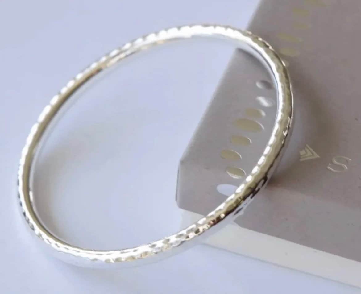 Silpada Gehämmertes Sterling Silber Armreif Armband B1482 Silpada Gehämmertes Sterling Silber Armreif Armband B1482 von BLJewlsSilpada
