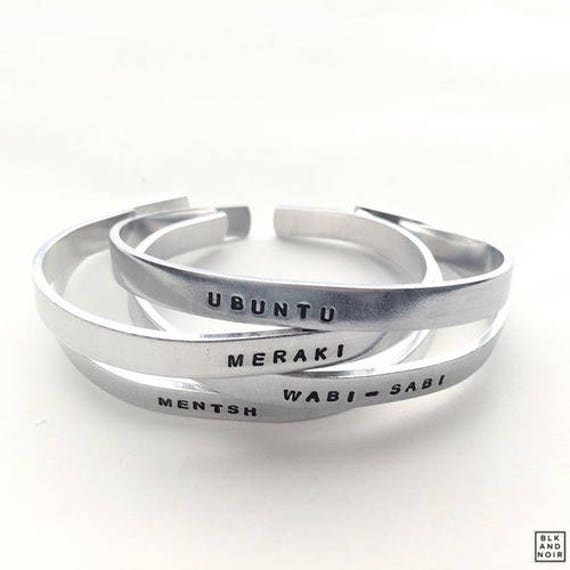 Personalisierte Benutzerdefinierte Silber Armband Bangle Handstamped Graviert - Simple Sleek Stackable Blkandnoir Personalisierte Benutzerdefinierte Silber Armband Bangle Handstamped Graviert - Simple Sleek Stackable Blkandnoir von BLKANDNOIR