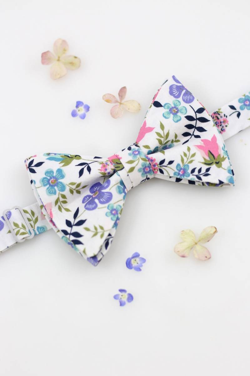 Herren Luxus Blumenhochzeitsfliege, Elegantes Geschenk Für Besondere Anlässe von BLUBERYlinen