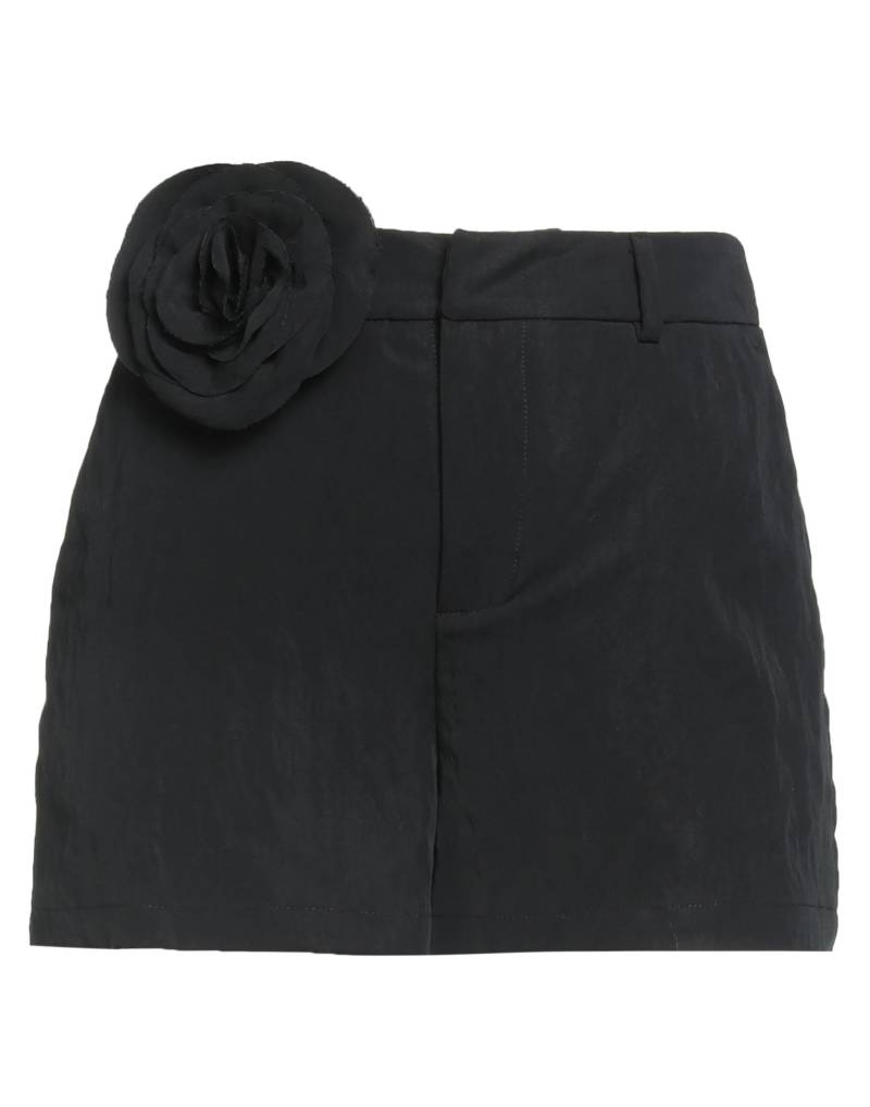 BLUMARINE Shorts & Bermudashorts Damen Schwarz von BLUMARINE