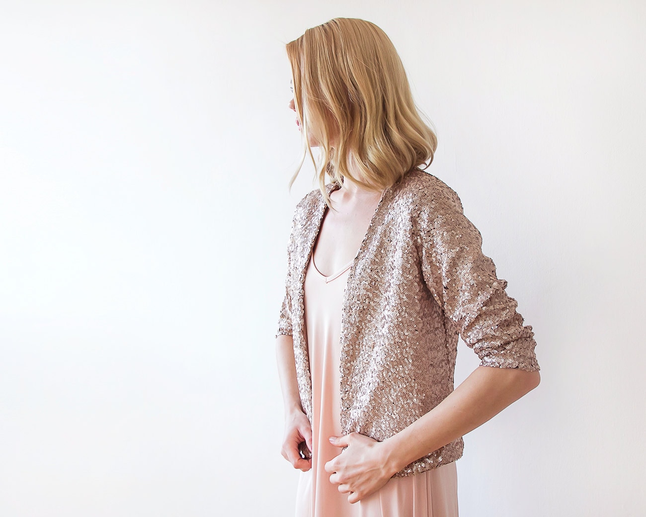 Pailletten-Brautjacke Funkelnde Langarm-Hochzeits-Vertuschung Pailletten-Brautjacke Funkelnde Langarm-Hochzeits-Vertuschung von BLUSHFASHION