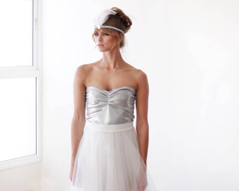 Silber Trägerloses Stretch Top Plissee Ballerina Tank von BLUSHFASHION