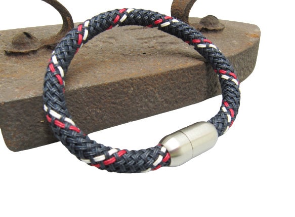 Damen-/Herrenarmbänder "Navy", Magnetverschluss Aus Edelstahl von BLatitude