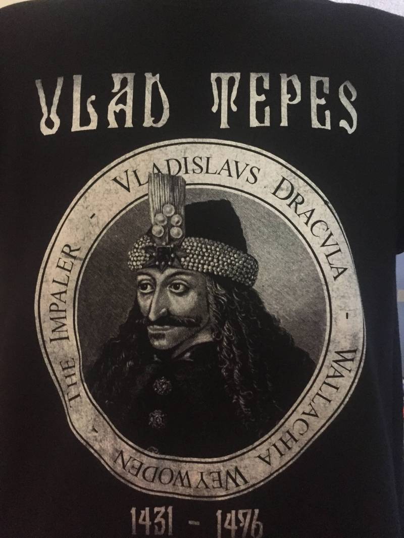 Vlad Tepes - Das Original Dracula T-Shirt Doppelseitig Vlad Tepes - Das Original Dracula T-Shirt Doppelseitig von BMSDistribution