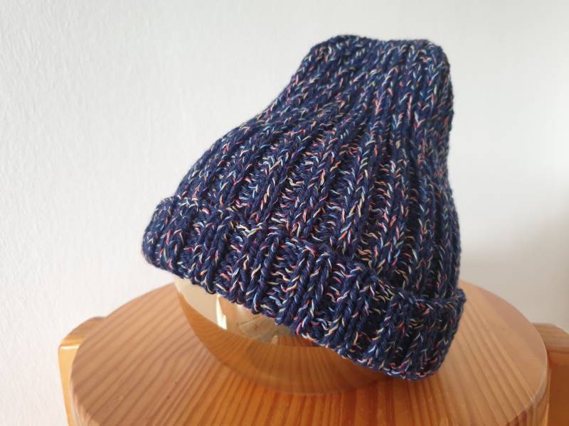 Handgestrickte Mütze - Wolle/Baumwollmix -Wintermütze Handgefertigt Gestrickt Blau/Bunt -Multicolor von BMkreativShop