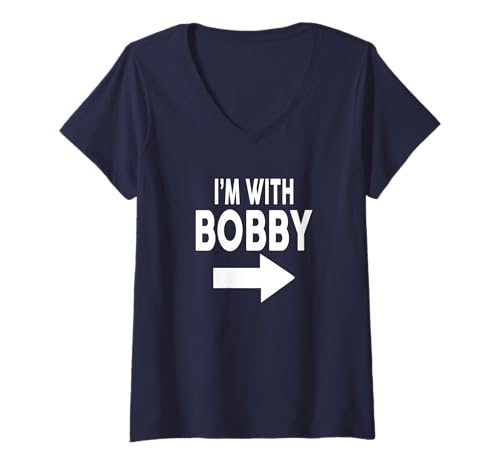 Damen Ich Bin mit Bobby T-Shirt-Name Bobby T-Shirt mit V-Ausschnitt Damen Ich Bin mit Bobby T-Shirt-Name Bobby T-Shirt mit V-Ausschnitt von BOBBY Designs By ShirtZilla