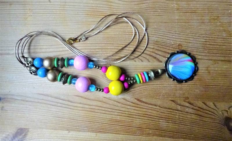 Lange Halskette Mit Buntem Anhänger, Boho, Bohemian, Bronze , Holzperlen, Howlitperlen von BOHEMIAN4you