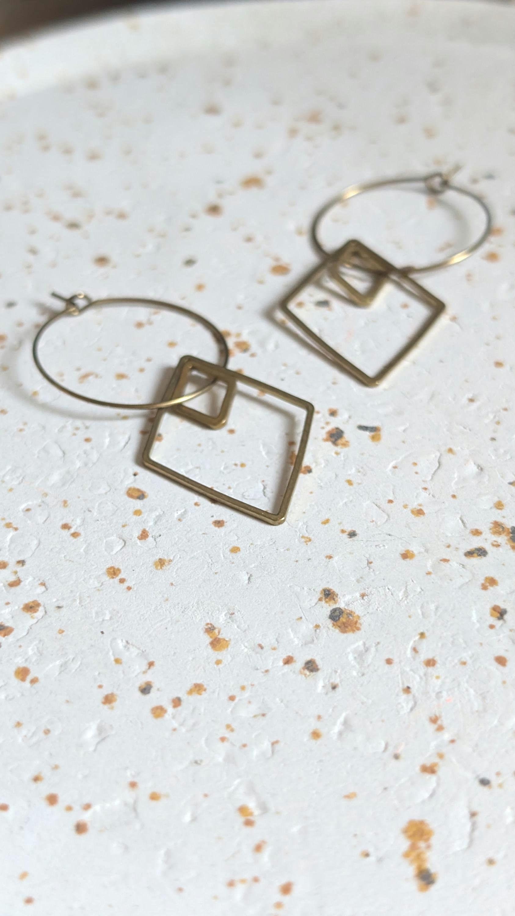 Creolen Ohrringe Goldfarben, Klein, Mit Anhänger, Hängend, Gold Creolen Ohrringe Goldfarben, Klein, Mit Anhänger, Hängend, Gold von BOHOVELVETSUN