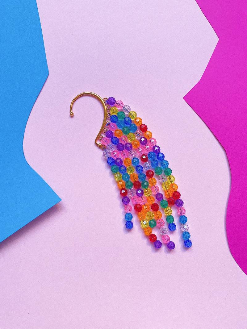 Regenbogen Perlen Ohr-Cuff von BOIFEATHERED