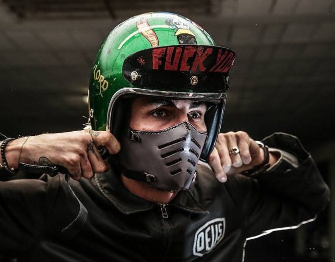 Motorradmaske The Tracker. Leder, Futter Und Staubfilter. Optimierte Belüftung von BOKENMOTORCYCLE