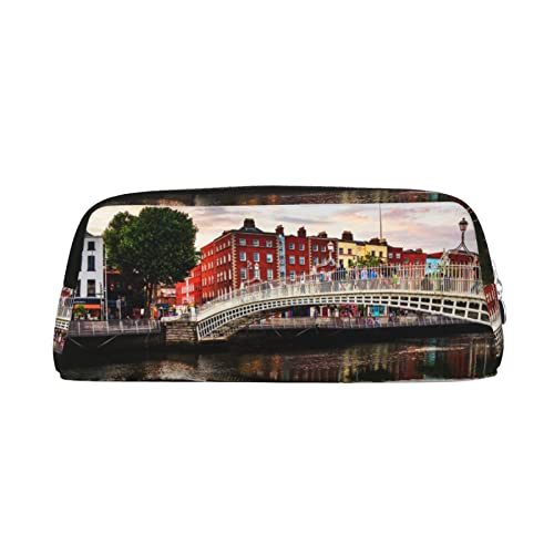 Bridge Sunset River Landscape Printed Leather Pencil Case Portable Travel Makeup Bag Large Capacity Toiletry Bag Zipper Storage Bag for Women Girls, silber, Einheitsgröße, Taschen-Organizer von BONDIJ