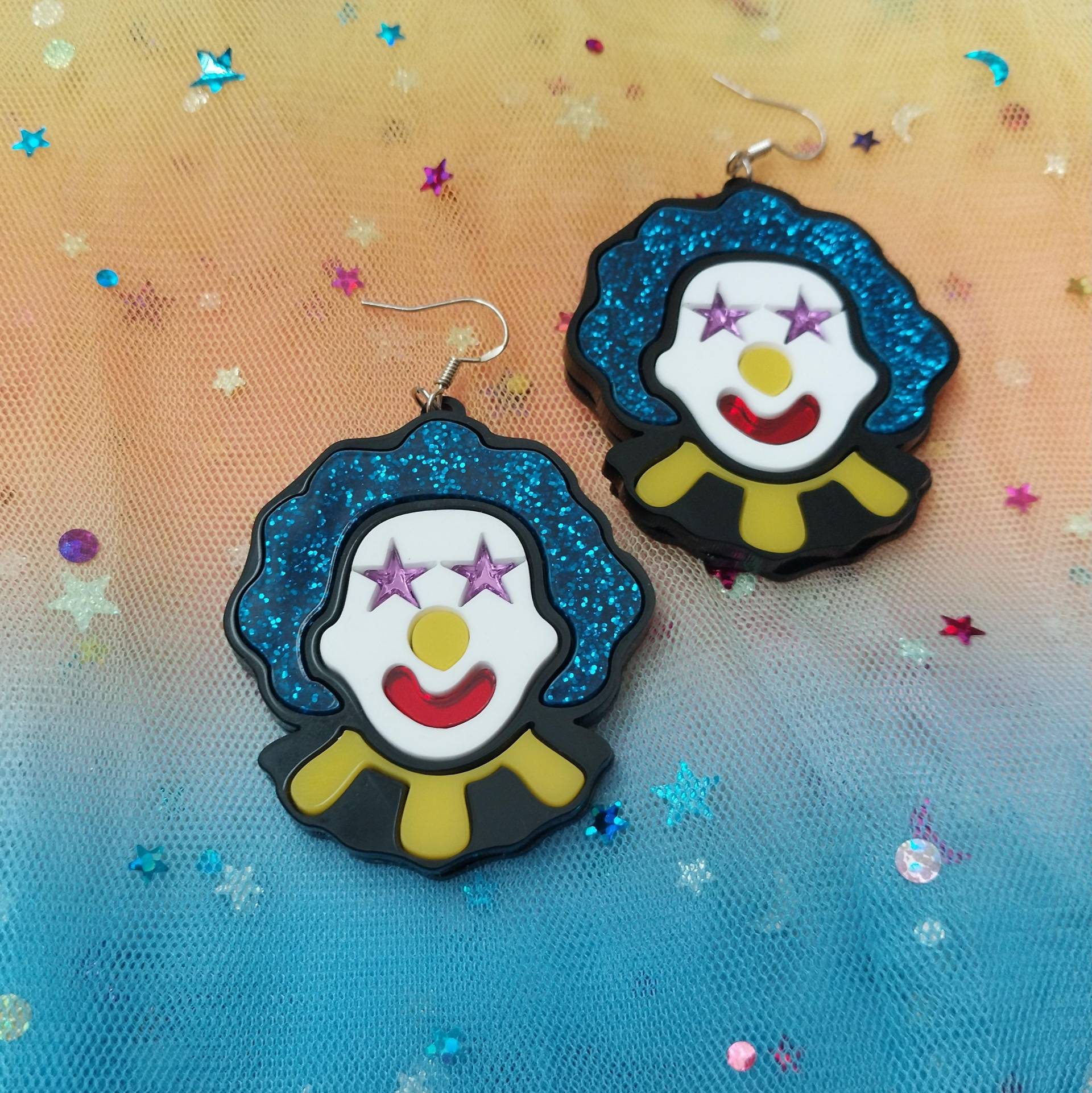 Colorful Circus Clown Acrylic Earrings in Red, White, Yellow, Glitter Blue, Black With Silver Earring Hooks // Plastic Jewelry Colorful Circus Clown Acrylic Earrings in Red, White, Yellow, Glitter Blue, Black With Silver Earring Hooks // Plastic Jewelry von BONESCOUTURE