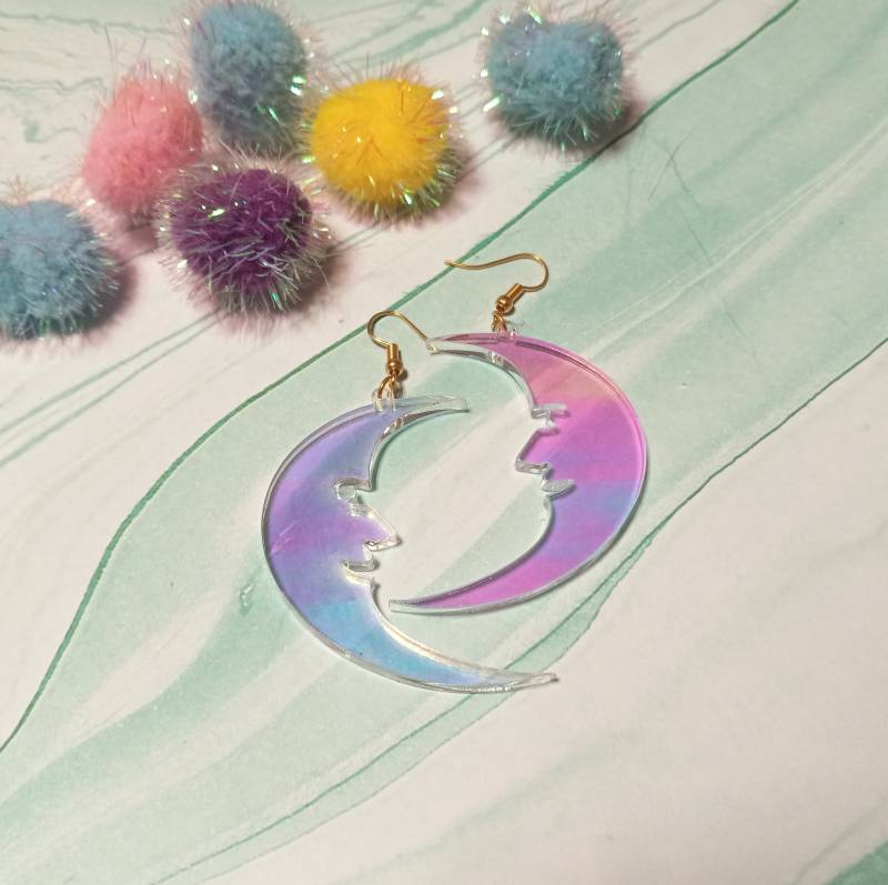 Holographic, Iridescent Crescent Moon Acrylic Earrings With Gold Earring Hooks Holographic, Iridescent Crescent Moon Acrylic Earrings With Gold Earring Hooks von BONESCOUTURE