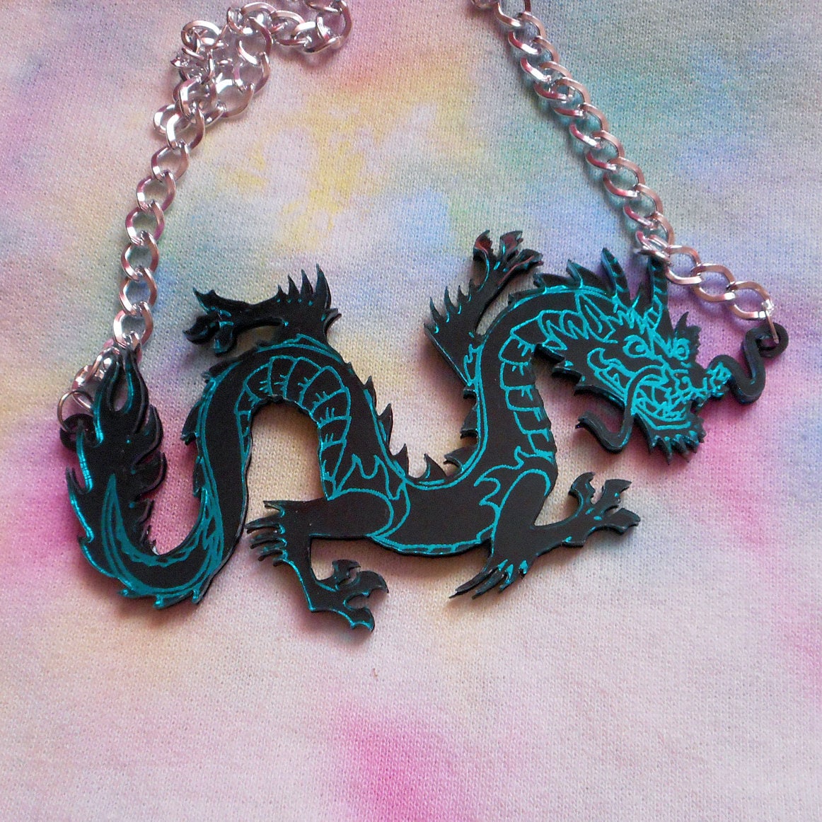 Multi-Color Dragon Necklace With Silver Chain & Clasp Extender , Acrylic, Laser Cut, Plastic Jewelry Multi-Color Dragon Necklace With Silver Chain & Clasp Extender , Acrylic, Laser Cut, Plastic Jewelry von BONESCOUTURE