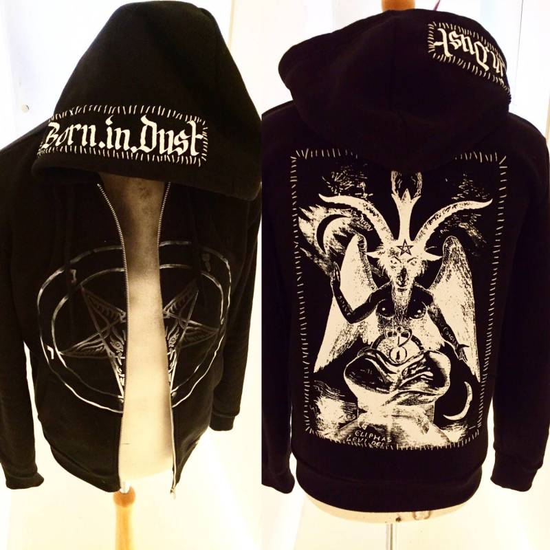 Born in Dust Pentagram Occult Zombie Gothic Bestickter Hoodie Deadstock Born in Dust Pentagram Occult Zombie Gothic Bestickter Hoodie Deadstock von BORNinDUST