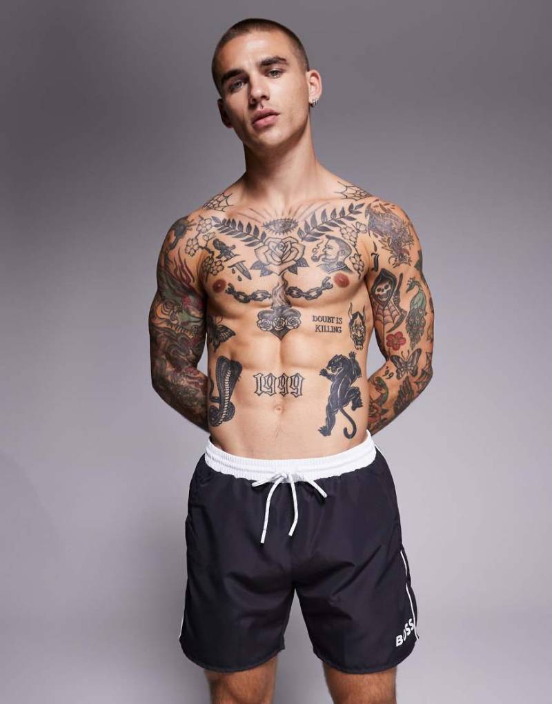 Boss - Starfish - Badeshorts in Grau mit weißen Kontrastdetails von BOSS Bodywear