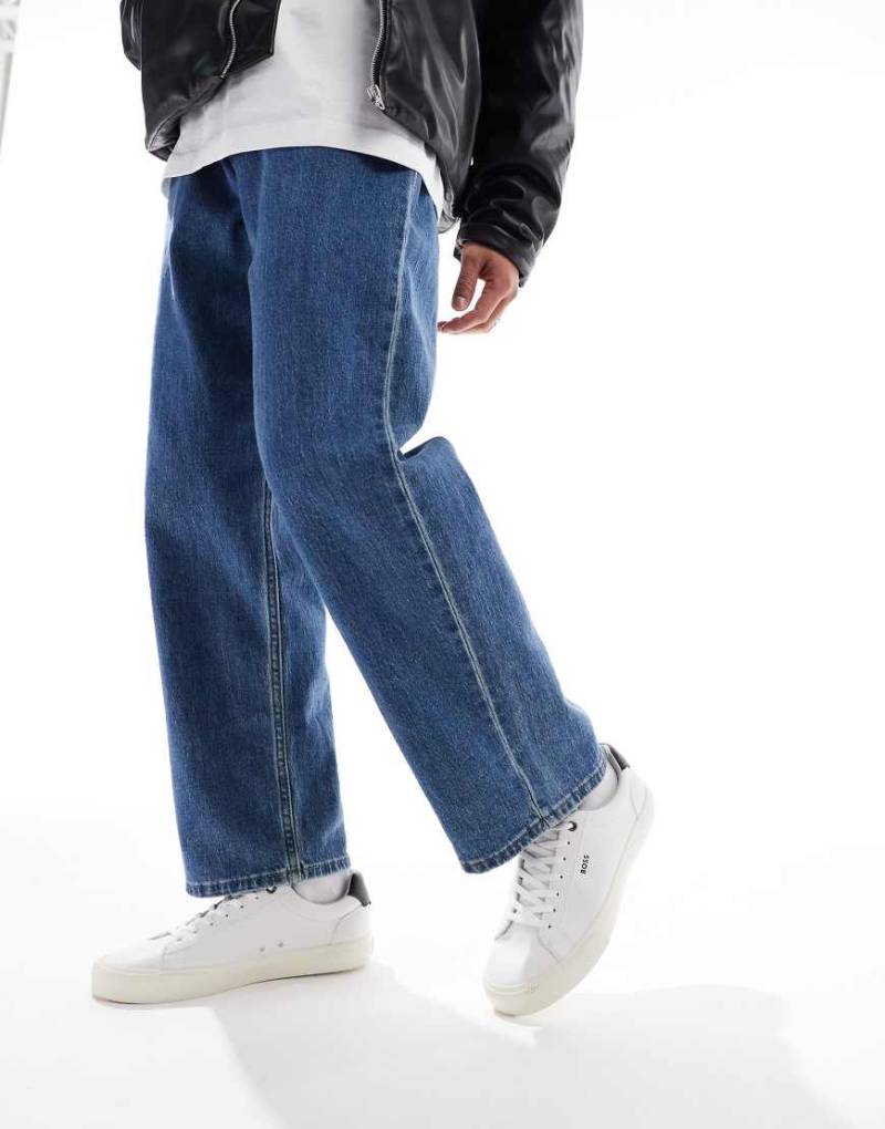 BOSS - Aiden - Leder-Sneaker in Weiß mit Logo und Kontrast-Ferse von BOSS Orange