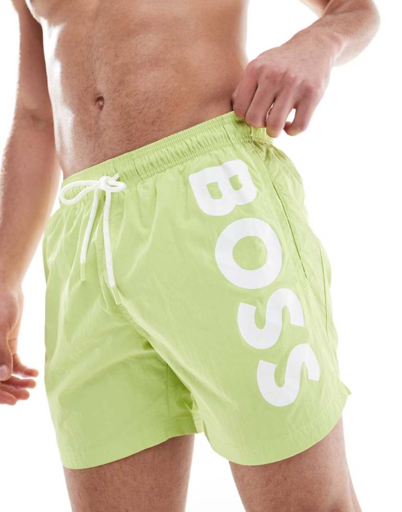 BOSS - Octopus - Badeshorts in leuchtendem Grün mit Logo von BOSS Orange
