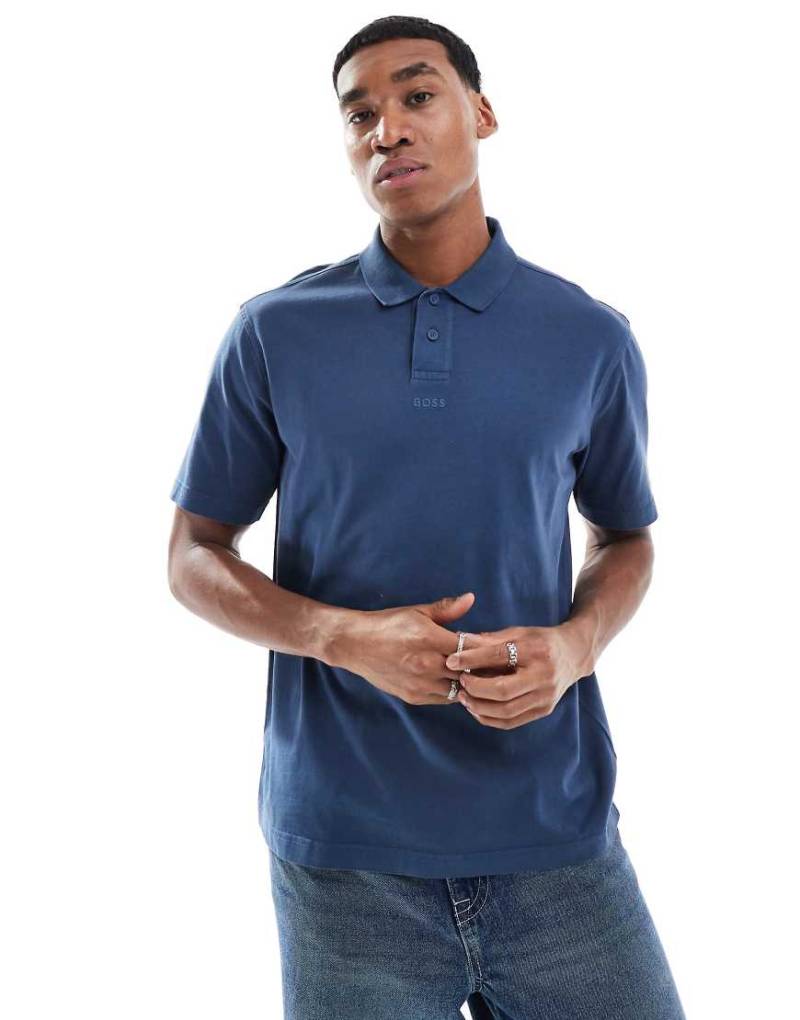 BOSS Orange - Pe_Dye - Lässig geschnittenes Polohemd in Mittelblau mit zentriertem Logo von BOSS Orange