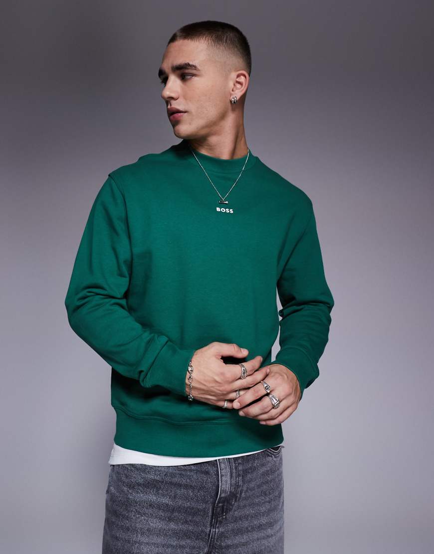 BOSS Orange - WeSmallcrew - Locker geschnittenes Sweatshirt in Mittelgrün mit mittigem Logo von BOSS Orange