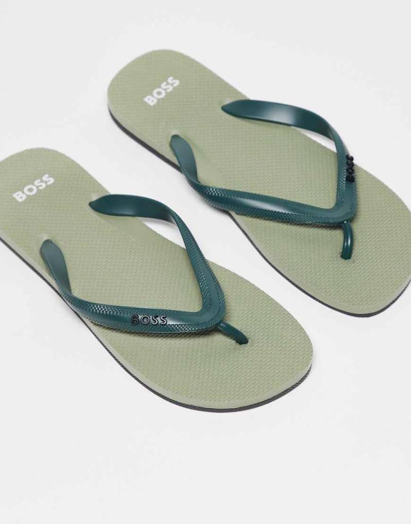 BOSS - Tracy - Zehenstegsandalen in Hellgrün mit Logo von BOSS Orange