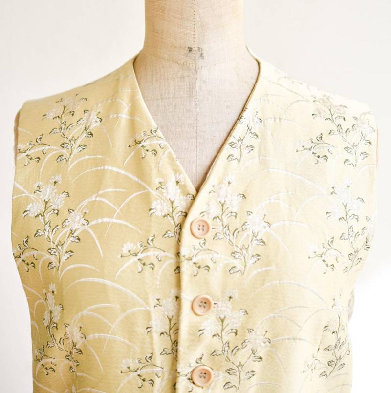 Seidenweste Vintage Kenzo Gold Weiße Blume Knopf Vorne Designer Hochzeit Formelle Ereignis Weste Erwachsene Kleidung Große Größe von BOULOTDODO