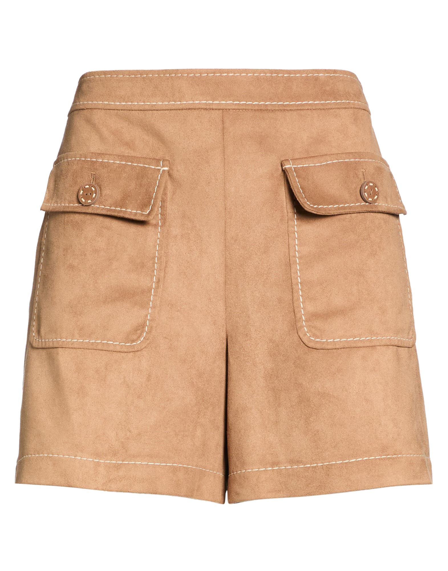 BOUTIQUE MOSCHINO Shorts & Bermudashorts Damen Kamel von BOUTIQUE MOSCHINO