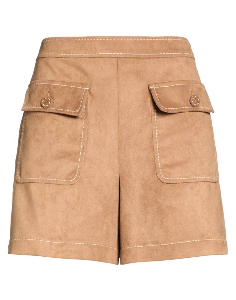 BOUTIQUE MOSCHINO Shorts & Bermudashorts Damen Kamel von BOUTIQUE MOSCHINO
