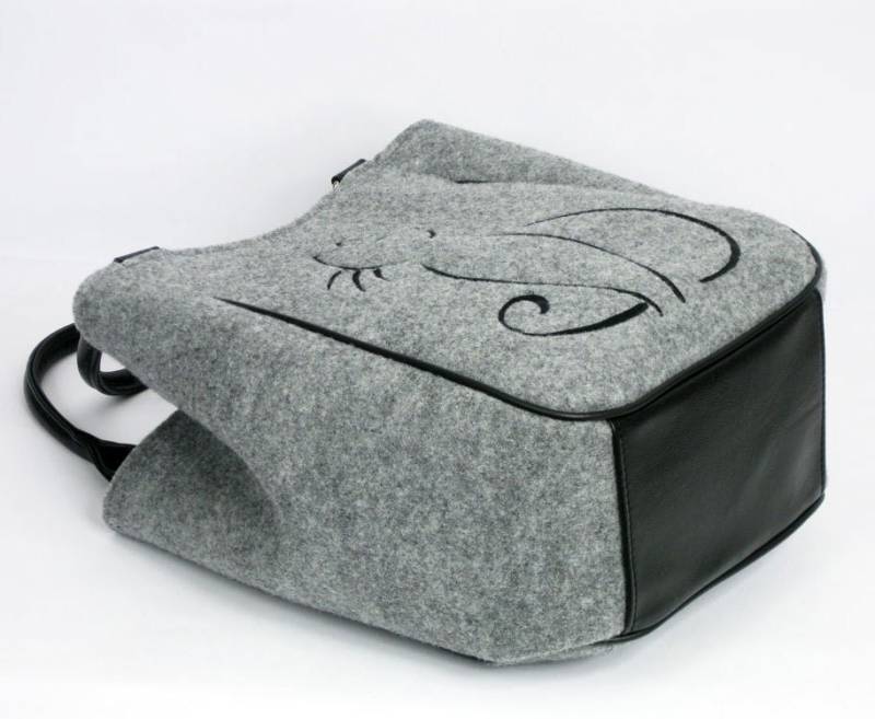 Graue Filztasche, Filzhandtasche, Katzenstickerei, Katzendesign, Filzschultertasche, Katzentasche von BPStudioDesign
