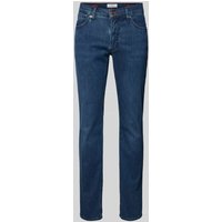 Brax Straight Fit Jeans mit Label-Patch Modell 'CHUCK' in Dunkelblau, Größe 38/30 von BRAX