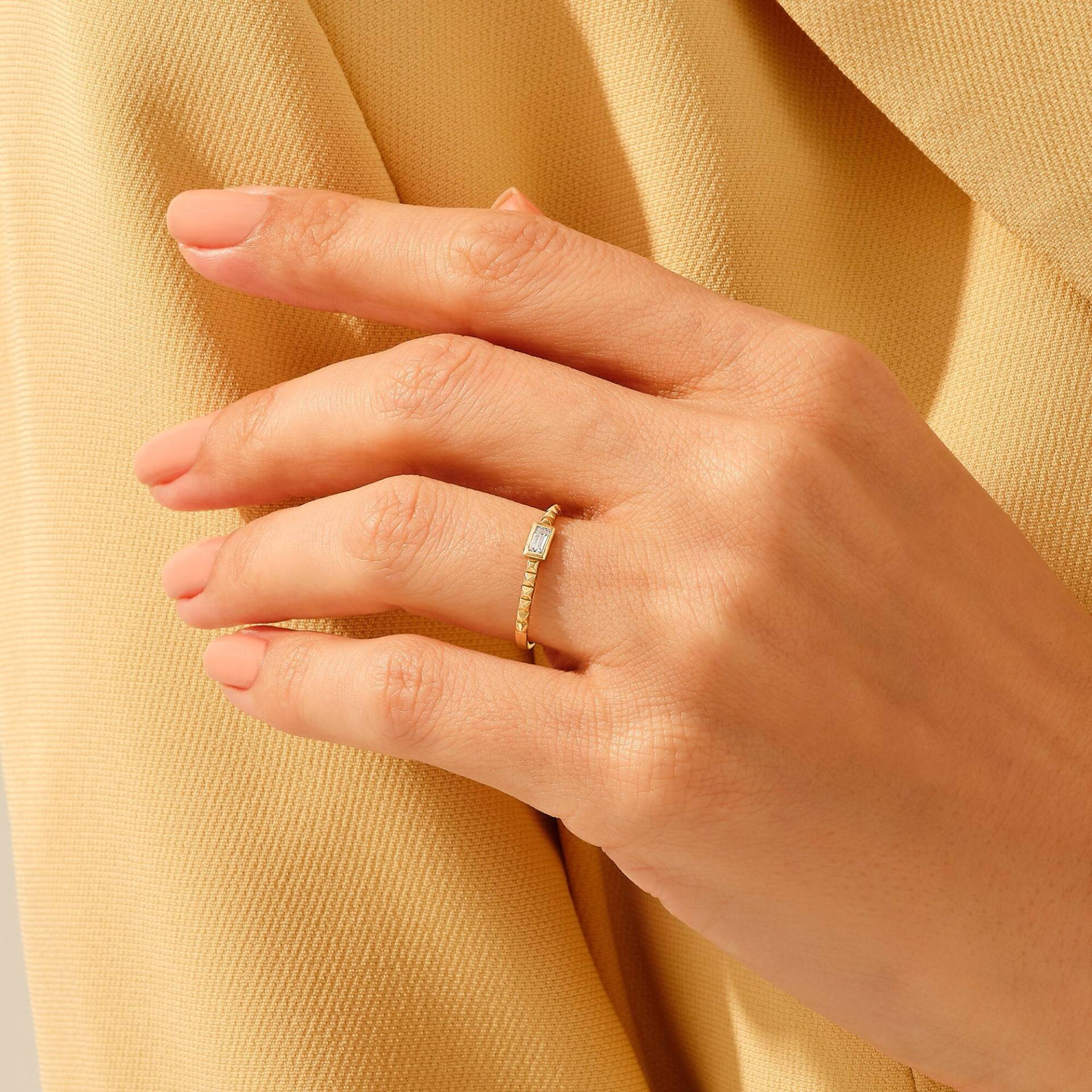 14K Baguette Ring, Solid Gold Minimalist Verlobungsringe Für Frauen, Zierliche Braut Band, Einzigartige Hochzeit Stapelbar Diamant Cz Ring von BRENNMORE