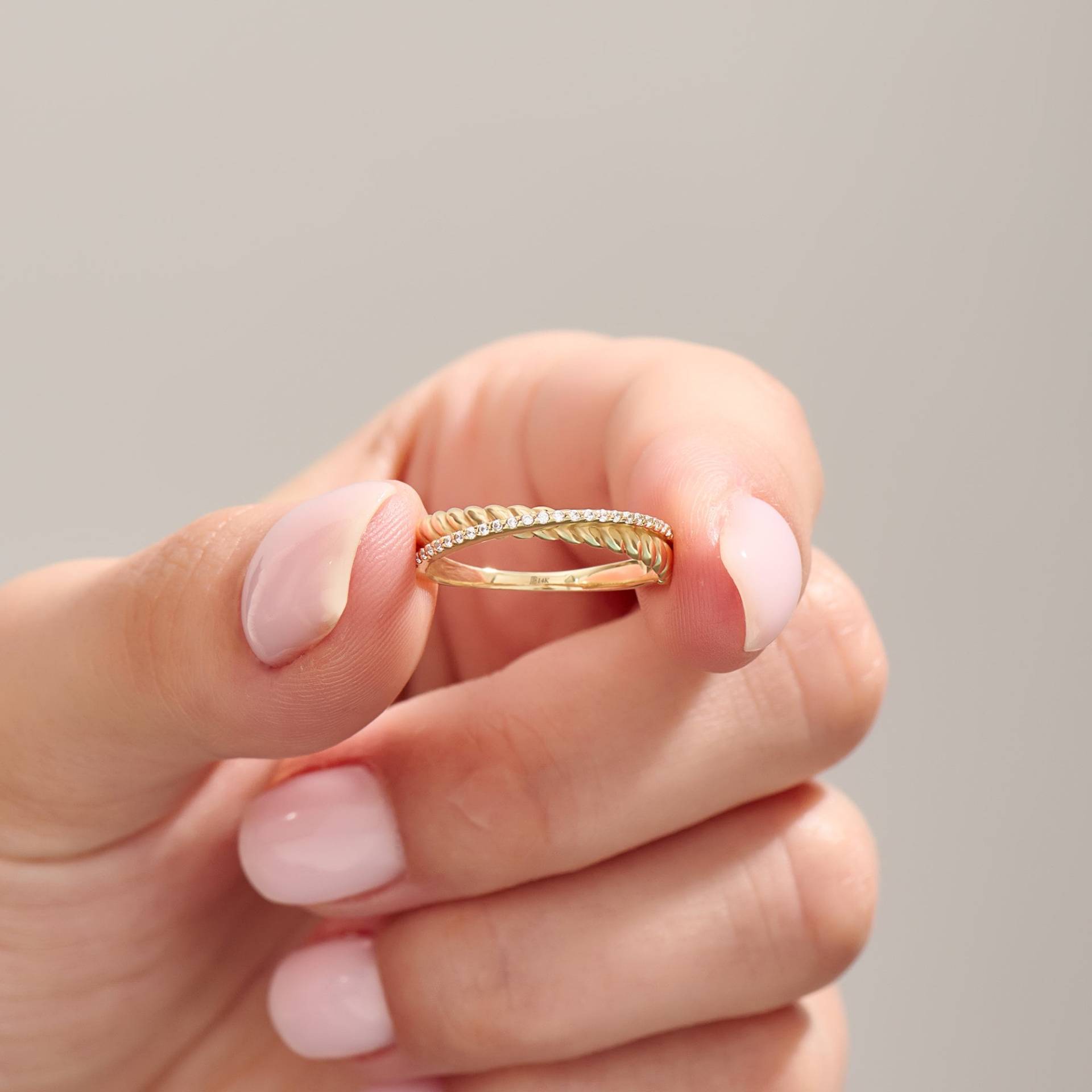 14K Gold Crossover Statement Ring, Geflochtener Solid Ehering, Pave Cubic Zirkonia Ringe Für Frauen, Twisted Rope Stapelring von BRENNMORE