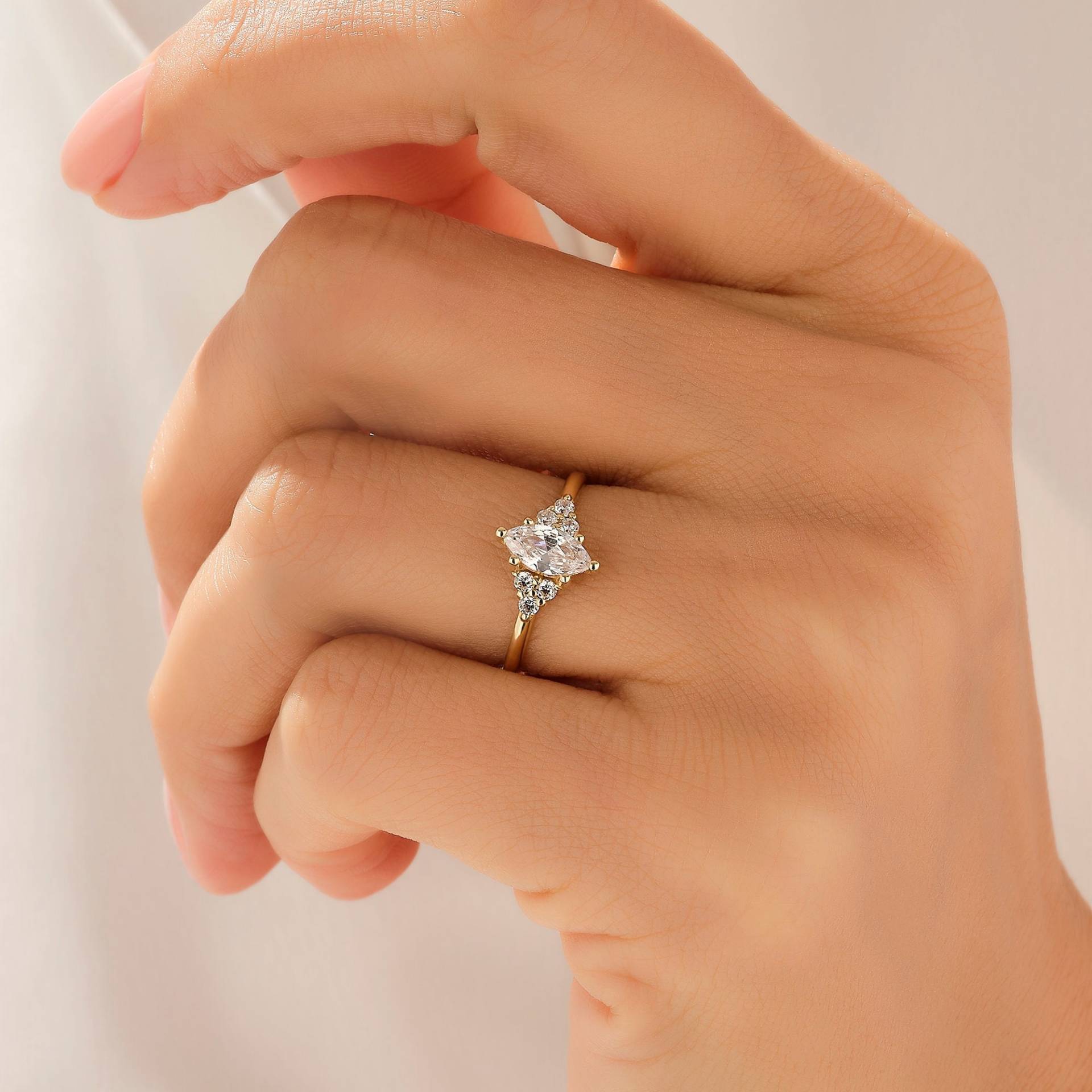 14K Gold Marquise Jubiläumsring, Solid Basic Verlobungsring, Solitaire Ring Für Frauen Im Vintage-stil, Minimalist Lab Diamond Cz von BRENNMORE