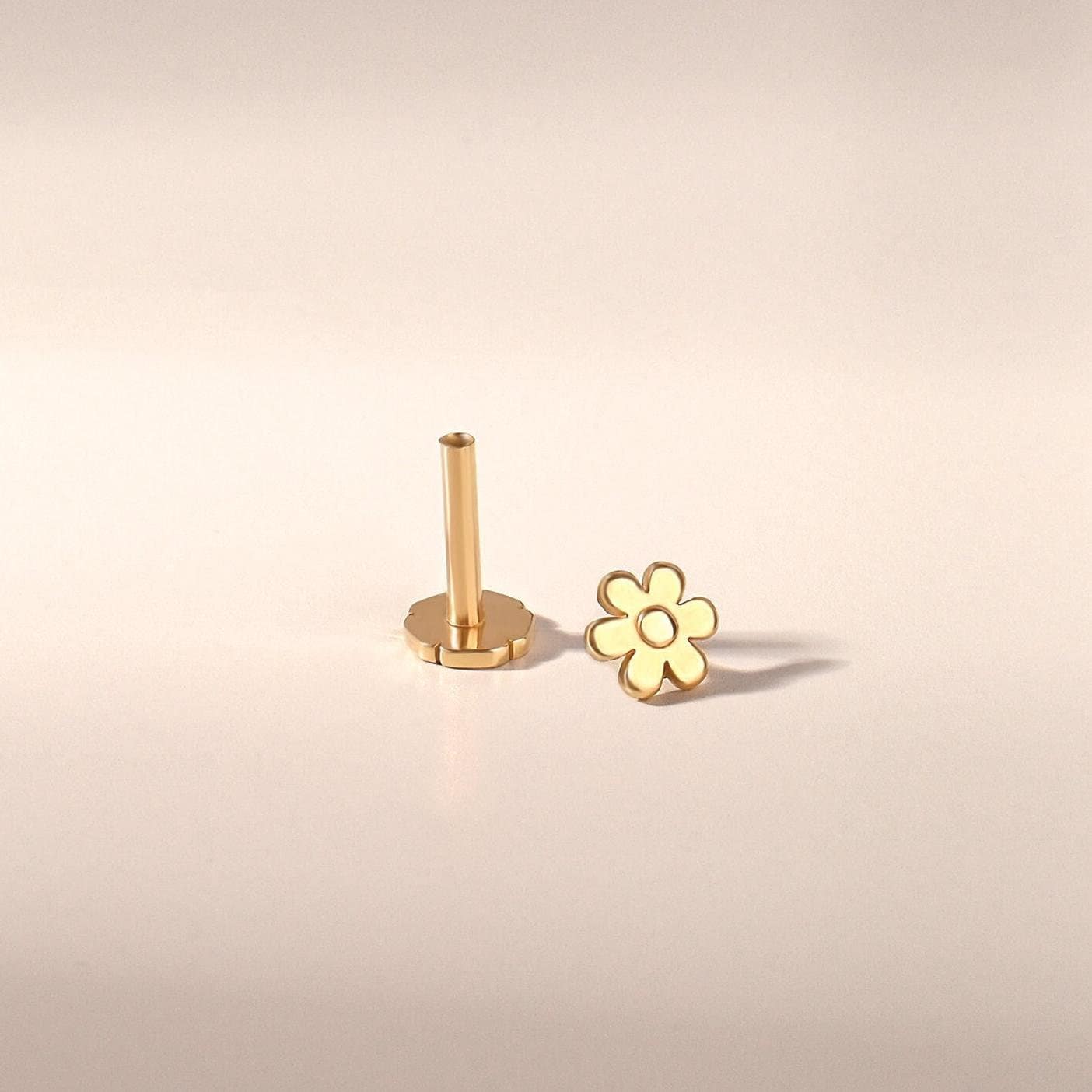14K Solid Gold Daisy Ohrstecker Piercing - Zarte Blumen Ohrringe Mit Schraubverschluss, Baby Mädchen Kleinkind Kinder Schmuck, Echte Gelb Rose Weiß von BRENNMORE