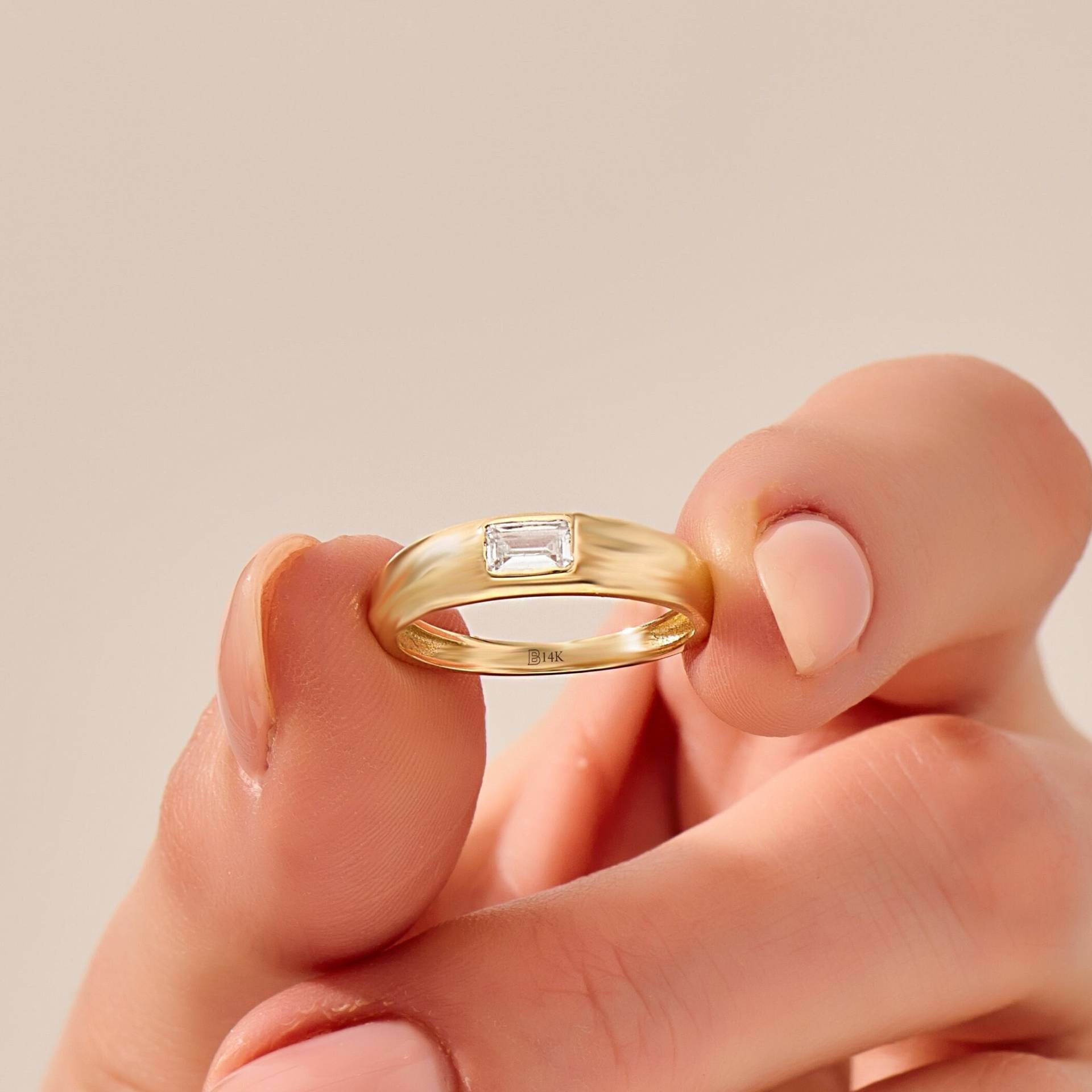 14K Solid Gold Dicker Verlobungsring Lünette Set Diamant Kuppel Band Im Smaragdschliff Kühne Jubiläums-Siegelring Geschenk Für Ihren Schmuck 14K Solid Gold Dicker Verlobungsring Lünette Set Diamant Kuppel Band Im Smaragdschliff Kühne Jubiläums-Siegelring Geschenk Für Ihren Schmuck von BRENNMORE
