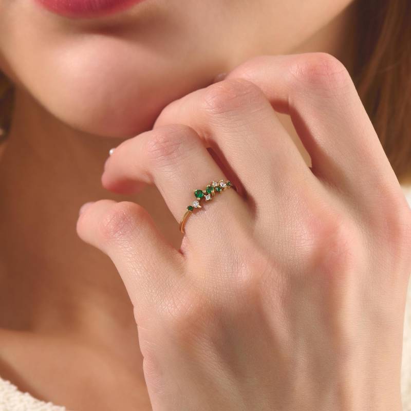 14K Solid Gold Emerald Cluster Hochzeit Ring - Minimalist Grün Edelstein Band, Stapelbar Frauen Smaragd Ring, Feines Schmuck Geschenk 14K Solid Gold Emerald Cluster Hochzeit Ring - Minimalist Grün Edelstein Band, Stapelbar Frauen Smaragd Ring, Feines Schmuck Geschenk von BRENNMORE