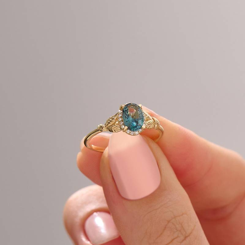 14K Solid Gold Teal Saphir Ring Blume Verlobungsring Blau Grün Stein Frauen Oval Solitär Floral Handgemachter Schmuck von BRENNMORE