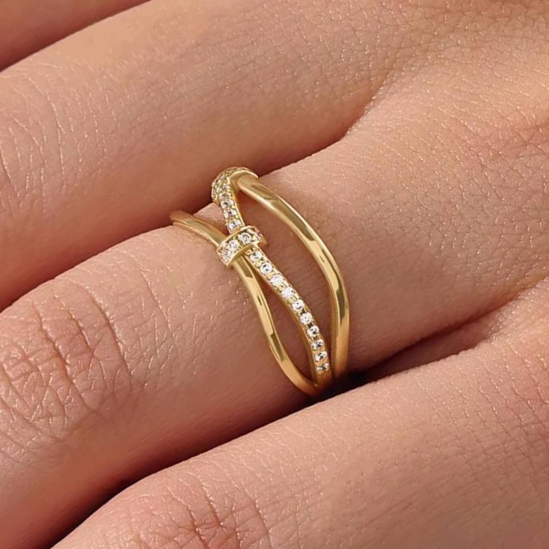 14K Solid Gold Wellenring - Dreifach Band Statement Ring Für Frauen von BRENNMORE