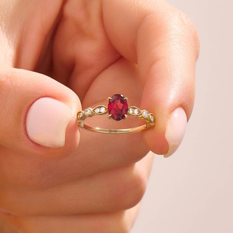 Art-Deco-Granat-Verlobungsring 14K Solid Gold Oval Januar Geburtsstein Ring Vintage Edelstein Schmuck Zierliches Goldgeschenk Für Sie Art-Deco-Granat-Verlobungsring 14K Solid Gold Oval Januar Geburtsstein Ring Vintage Edelstein Schmuck Zierliches Goldgeschenk Für Sie von BRENNMORE