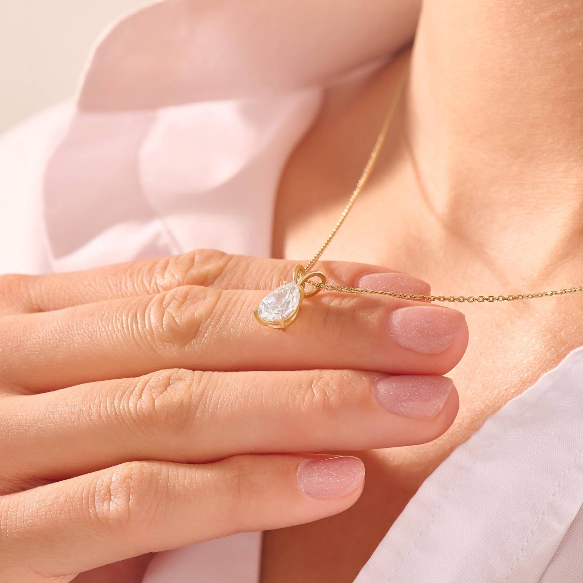 Birne Moissanite Anhänger Halskette, 14K Gold Solitaire Zierliche Tear Drop Anhänger, Halskette Für Frauen von BRENNMORE