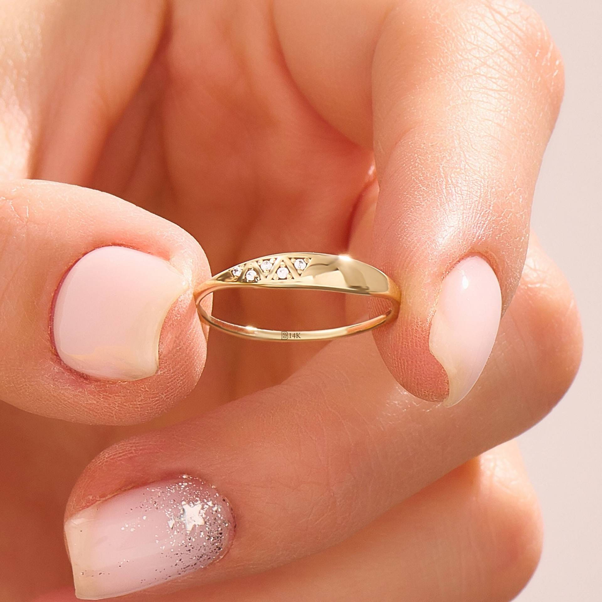 Lab Diamond Pinky Siegelring Massiv 14K Gold Kleine Band Damen Minimalist Pave Stapelbar Ring, Zierliche Dünne Ring Gelb Rose Weiß Schmuck Lab Diamond Pinky Siegelring Massiv 14K Gold Kleine Band Damen Minimalist Pave Stapelbar Ring, Zierliche Dünne Ring Gelb Rose Weiß Schmuck von BRENNMORE