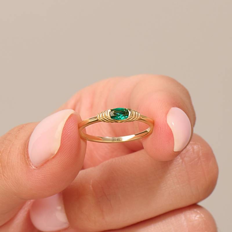 Natürliche Pinky Smaragd Siegelring 14K Massivgold Slim Oval Grün Edelstein Band Kann Birthstone Zierliche Ring Gelb Weiße Rose Stapelbar Natürliche Pinky Smaragd Siegelring 14K Massivgold Slim Oval Grün Edelstein Band Kann Birthstone Zierliche Ring Gelb Weiße Rose Stapelbar von BRENNMORE