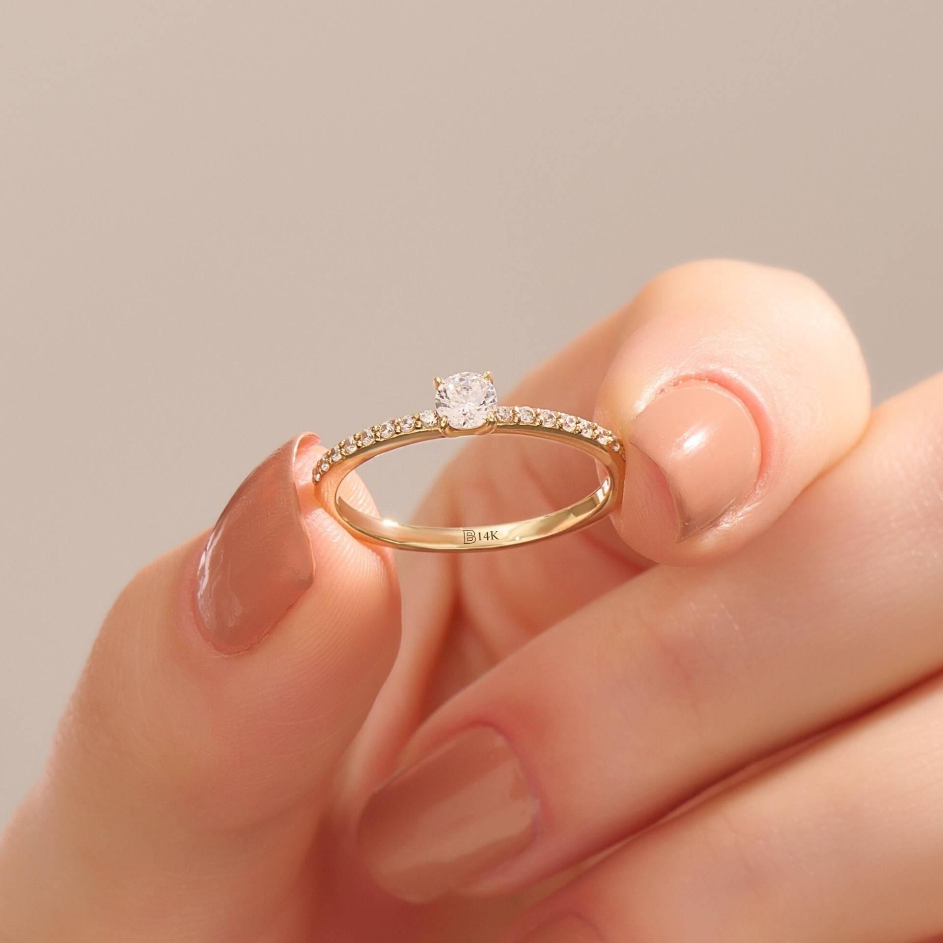 Solid Gold Verlobungsring, Solitaire Ring, Minimalist Diamant Frauen Goldring, Versprechen Ring Für Sie, Geschenk Frau Solid Gold Verlobungsring, Solitaire Ring, Minimalist Diamant Frauen Goldring, Versprechen Ring Für Sie, Geschenk Frau von BRENNMORE