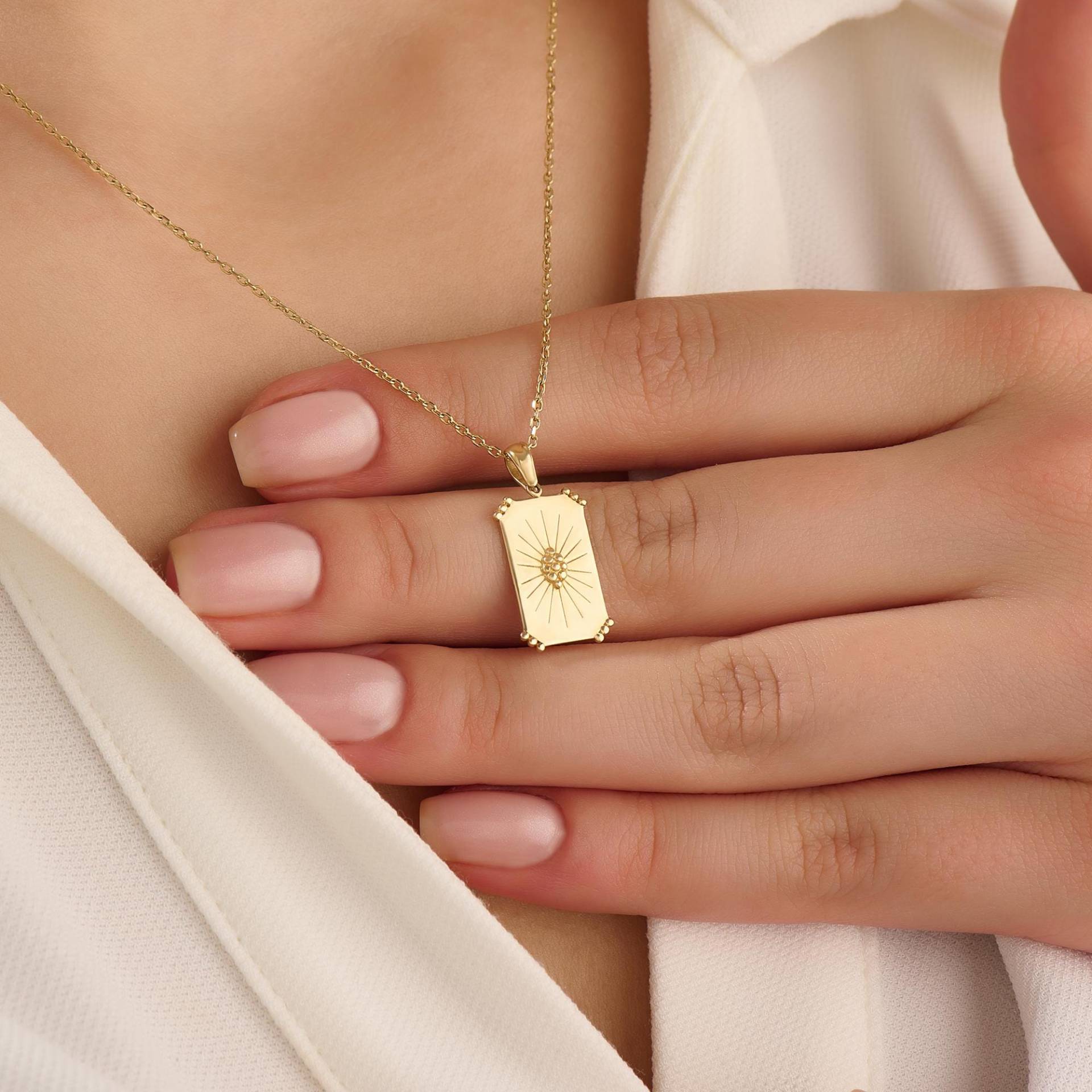 Solide 14K Gold Sunbeam Anhänger Halskette Frauen Rechteck Form Minimalist Gelb Rose Weiß Perfekt Für Den Täglichen Verschleiß Handgemachten Solide 14K Gold Sunbeam Anhänger Halskette Frauen Rechteck Form Minimalist Gelb Rose Weiß Perfekt Für Den Täglichen Verschleiß Handgemachten von BRENNMORE