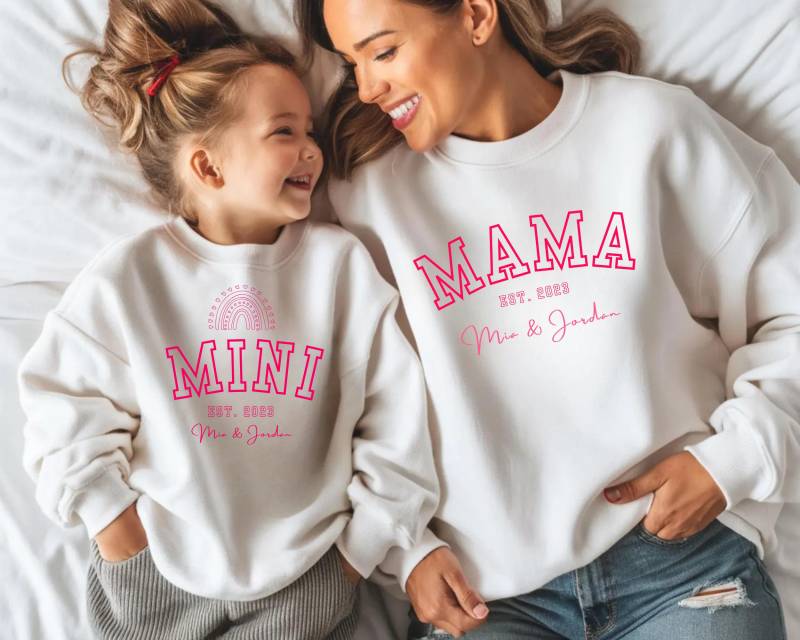 Kinderpullover Personalisiert Mama Und Mini Partnerlook Sweater - Geschenk Weihnachten Kind Personalisierter Hoodie Mit Tiermotiv von BRIDEHYPE