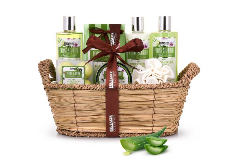 BRUBAKER Pflege-Geschenkset Dusch- und Badeset mit Aloe Vera Duft, 11-tlg., Damen Geschenk Set im Flechtkorb, Frauen Pflegeset, Beauty Geschenkset von BRUBAKER