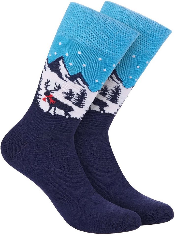 BRUBAKER Socken Lustige Herren Weihnachtssocken - Winterlandschaft Rentier (One Size EU 41-45, 1-Paar) Bunte Kuschelsocken für die Weihnachtszeit Baumwolle von BRUBAKER